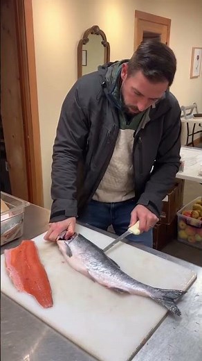 The Most Sustainable Way to Catch & Filet Salmon 🐟 | Lummi Island Reef‑Net Tradition
