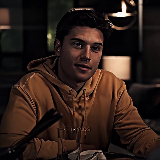 TK Strand's Text Message Reveal on 9-1-1: Lone Star