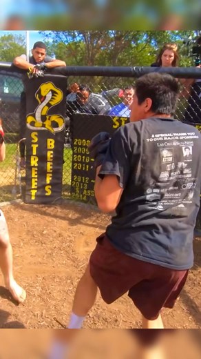 One Right Hand Changed Everything 😳 #mma | Streetbeefs