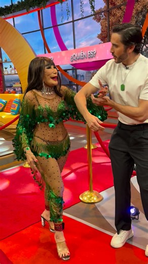 ¡Entrada IMPACTANTE de Lyn May a #VLAFinDeSemana! 🤩✨💃🏻🔥 | Venga La Alegría