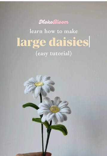 how to make large daisies with pipe cleaners (easy tutorial) 🌼 - 💌 dm / link in bio for enquiries 📍 london based 🇬🇧 - #diy #pipecleaners #pipecleanerflowers #fyppp #fuzzywire - other key words 🏷️ | best gifts london, flowers london, best bouquets london, pipe cleaner bouquet, fuzzy flower bouquet, pipe cleaner flower tutorial, london gifts, viral, chenille stem flowers, chenille stem