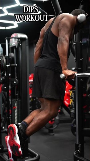 Want bigger triceps try this dips workout #dips #fitnessmotivation #viral #triceps #lowerchest