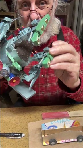 This Zaku Actually Moves #gundam #gundammodels