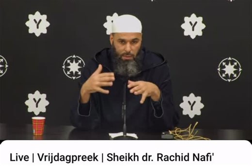 Youness Ouaali ✪ on Instagram: "Dit is in elk geval een goed begin. De spreker vertaalt hier de vrijdagpreek van Sheikh Rachid Nafi. Ik ben het eens met de video, alleen mis ik wel het belangrijkste punt, en dat is dat profvoetbal beoefenen of bekijken in beide gevallen haram is. Ik weet niet waarom het niet benoemd is (misschien heeft de Sheikh dat wel gedaan, maar heb ik het niet gehoord). Zelf denk ik dat ze bang zijn voor de kritiek die ze over zich heen krijgen van alle goedkope zonen en do