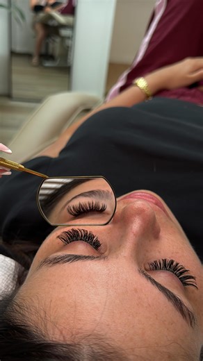 Sammi | Gold Coast Beauty Educator | Lash & Brow Artist on Instagram: "Guys why is filming so hard? 🥲 I feel like as soon as I get behind the camera I forget how to speak. I literally have to pre-write a script for the topic I want to talk about just so I don’t forget everything I’m wanting to say because as soon as that camera comes out, my brain stops working 🫠"