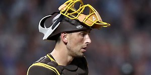 Jason Castro returns home on 2-year deal