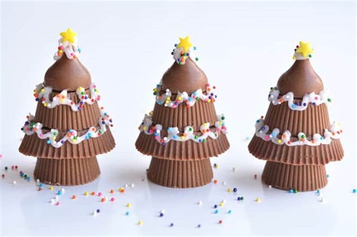 Peanut Butter Cup Christmas Trees