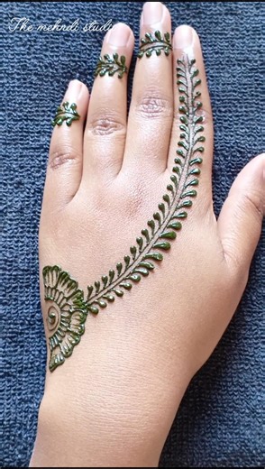 Beautiful back hand mehndi design #mehndi #mehndidesign #mehndiart #shorts #henna