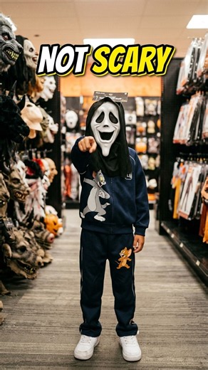 Wait, why is Ghostface so funny? 💀😂 #ghostface #scream #halloween