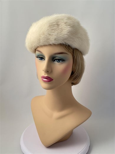 Ladies 1960s Hat, White Mink Hat, 1960s Winter Hat, 1960s Fur Hat, Fur Hats, White Fur Hat, Christmas Hat, Holiday Hat, Mid-century Hat - Etsy
