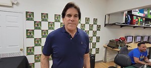 1.1K views · 36 reactions | Lou Ferrigno played TV's original Incredible Hulk from 1977-82 and in made-for-TV movies from 1988-90. The former Mr. Universe visits Double Header on Dollarway Road in honor of the comic book and video game store's 30th anniversary. | Pine Bluff Commercial | Facebook