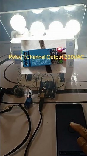 Relay sebagai penghubung antara Arduino yang output nya 5Vdc dan lampu yang nputnya 220VAc.