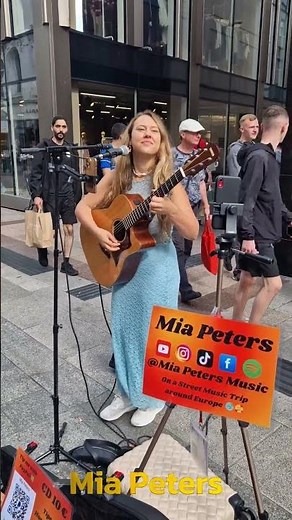 “WOW! German Singer Mia Peters Wins Hearts Busking ‘When You Say Nothing At All’ on Grafton Street �
