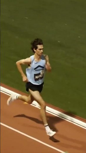 Australia’s Edward Marks takes the first men’s 10,000M of the night in 27:54.98