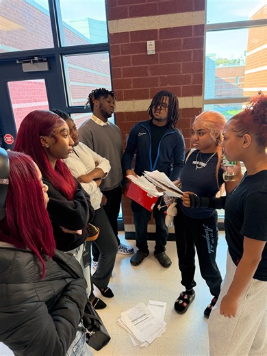 Hope runs up on the girls who are confronting Faith now that she only has 1 working hand | Kountry Wayne