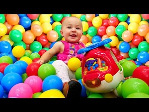 Die Spielzeugkiste. Der Hubschrauber. Video für Kinder auf Deutsch.