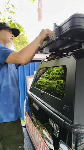 Hilux RTT slim awning led light with remote control lubang blower aircond #storeshumbat #shumbat #270awning #vanlifestyle #RTT #campervan #route999 #campercar #vanlife #hilux #hilux4x4 | Store Shumbat