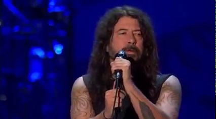 💔😢🤘🥁 It's times like these you learn to live again It's times like these you give and give again It's times like these you learn to love again It's times like these time and time again #taylorhawkinstributeconcert #taylorhawkins Credit: Foo Fighters | National Sound