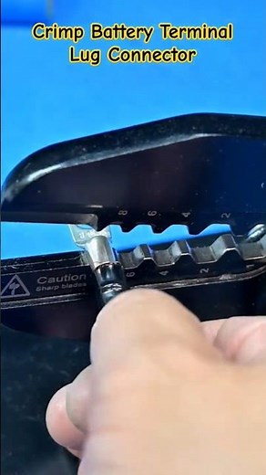 How to crimp battery terminal lug connector #amplifier #crimp #batteryterminal #ampinstall