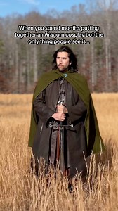 How my Aragorn cosplay looks to everyone else 😞 | Kylosgotcake