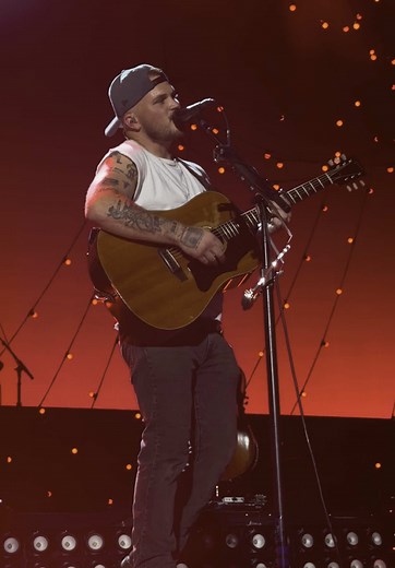 Zach Bryan Kicks Off MetLife with New Single 'Madeline'