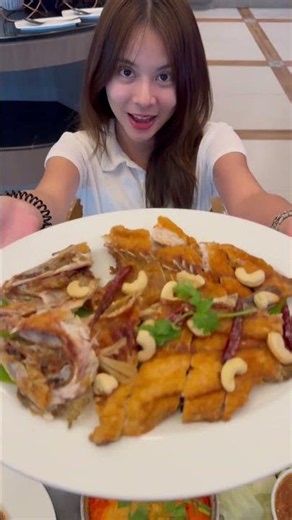 🐟จุดให้อาหารปลา ในที่พักอยุธยา เดอะ คาวาลิ คาซ่า รีสอร์ท