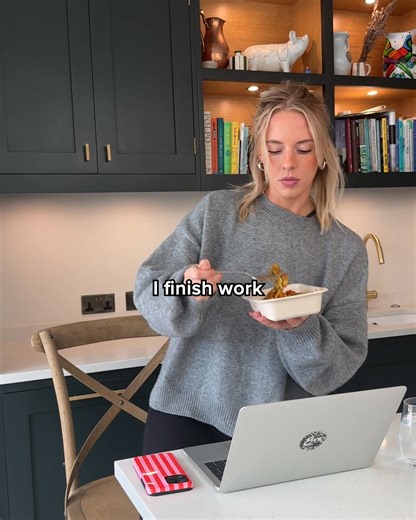 2.5M views | Simmer makes eating well simple 李 Chef-made, high-protein meals that actually taste good - and take 3 minutes. No prep. No washing up. No stress. Fuel your body. Free your time.  | Simmer | Facebook