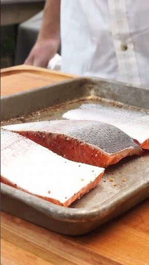 #SHORTS How to properly preheat your grill + 5 tips to prevent food from sticking to the grill 🔥