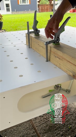 78 reactions · 16 comments | PVC workbench. Una mesa para trabajo hecha con materiales de PVC de la marca @versatex_bp materiales resistentes a la humedad. Un poco flexible. Pero excelente para armar y detallar proyectos. #themexicancarpenter #pvc #versatex #homebuilder #carpinteros #workbench | Mexican Carpenter | Facebook