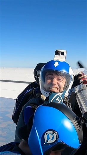 Smiling faces hanging on the side of the plane is what we like to see 😁 Ash Möhanty hosted another Load Organising event this weekend and what a great turnout! The impending cold weather won’t be putting us off more events so keep an eye out. 📷 @sandyspence2023 #plane #smiles #smile #skydive #skydiving #skydiver #skydivers #formation #epic #adrenaline #awesome #adventure #travel #skydivehibaldstow #hibaldstow #lincolnshire #brigg | Skydive Hibaldstow