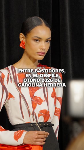 La casa Carolina Herrera presentó su colección 2026 en la Semana de la Moda de Nueva York. Rachel Tashjian, de CNN, visita el detrás de escena con el director creativo Wes Gordon para hablar sobre la inspiración detrás de la nueva colección. | CNN en Español