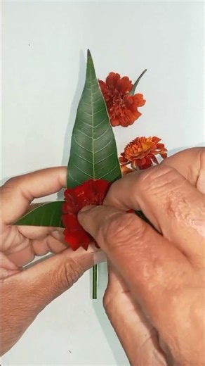 🌿 Simple toran decoration । Mango leaves & merigold flowers 🌺😍✨
