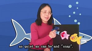 Three Little Fish Swimming In The Sea 三条小鱼在水里游 (鹅妈妈中英文早教）