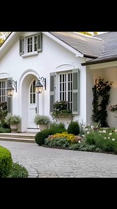 (R) Create your own sanctuary. A tranquil, calm environment, created at home through decluttering, natural light, fresh air, soothing scents (lavender, eucalyptus), soft music, and a sense of order, all designed to reduce anxiety. #HomeSanctuary #TranquilHome #SereneSpaces #homesweethome #thinkspring #interiordesign #interiordecor #HomeDecor | Simply Beautiful Homes & Gardens