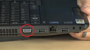 Como conectar um computador a uma TV Hitachi?