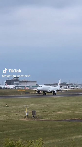 Embraer ERJ-190 Takes Off from Manchester Airport