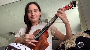 Woman plays mashup of 'Carmen' and 'Phantom of the Opera' on ukulele