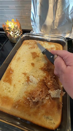 Are you team steam or no steam method? I love the ease of being able to bake my cakes in advance, and really find that the cake pops consistency and flavor is the same. Also, please enjoy my son‘s beautiful piano concert. Told you it was a shit show ##baking##cake##cakepops##whichone##momlifebelike