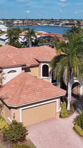 Countless waterfront homes😎 you know who to call @clausen_properties #MarcoIslandRealEstate #MarcoIslandRentals #MarcoIslandHomes #MarcoIslandLiving #MarcoIslandFlorida #MarcoIslandVacation #MarcoIslandLifestyle #MarcoIslandLife #MarcoIslandBeach #ExploreMarcoIsland #VisitMarcoIsland #MarcoIslandLuxury #LuxuryRentalsMarcoIsland #LuxuryHomesMarcoIsland #NaplesFL #NaplesRealEstate #SouthwestFloridaLife #ParadiseCoast #GulfCoastLiving #IslandLifeFL #MarcoIslandWaterfront #WaterfrontHomesFL #Vacati