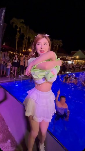 DJ JENNA CHEW 周甄娜 on Instagram: "Do you like pool party? I love it so much!!! 🙌 #Djjennachew #djgirl #girldj #girldjs #djfemale #femaledj #femaledjs"