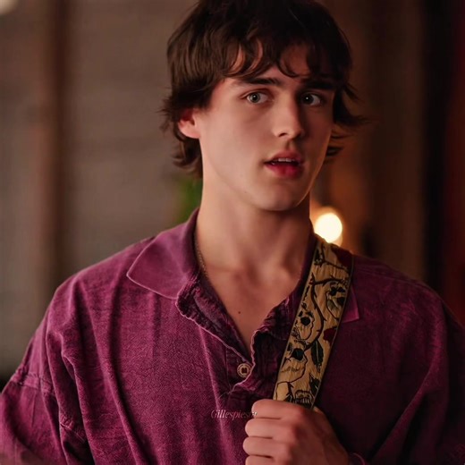 His name is Luke #charliegillespie #julieandthephantoms #lukepatterson #foru #fyp