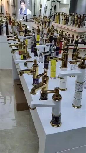 Wholesale Bathroom Brass Antique Bronze Basin Faucet High Quality Sink Faucet Single Hole Bathroom Taps