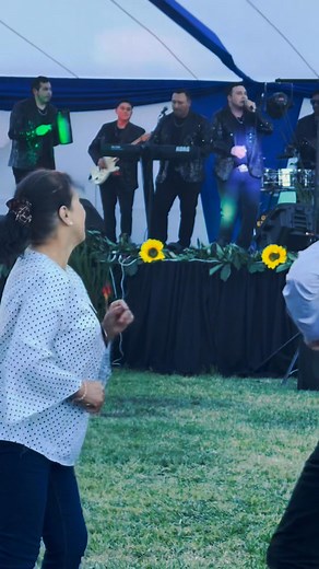 379 reactions · 12 comments | Noooooo, este viejo es mucho ambiente… pufff que me van a decir a mi. Jajaja | Pablo Fikangosy | Facebook