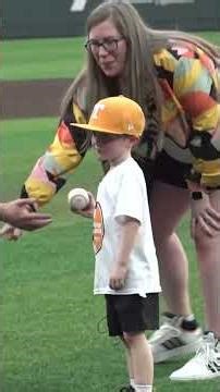 Late veteran sports journalist Wes Rucker's son tosses out first pitch at Vols game