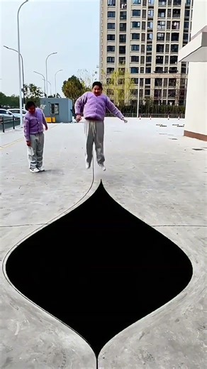 I found a space-time tunnel under the land. Where does this lead? Land-dividing special effects.