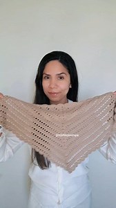 Bandana Nerea en crochet 🧶, un accesorio versátil que puedes usar de 3 formas diferentes: en la cabeza, en el cuello o en la cintura 😍. Es un proyecto fácil, rápido y perfecto para darle un toque único a tu estilo 💕. 📌 Encuentra el tutorial completo en mi canal de YouTube, búscalocomo: Tejidos Joss Ropa Bandana Nerea #bandanatejida #tejidosjossropa #tejidos #crochet | Tejidos Joss Ropa