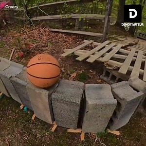 4.9M views · 16K reactions | Cet homme réalise un panier en 70 étapes ! | Demotivateur | Facebook