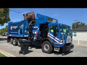The First Electric Garbage Truck in my Neighborhood! *BRAND NEW* Peterbilt 520 McNeilus ZR 2557EV