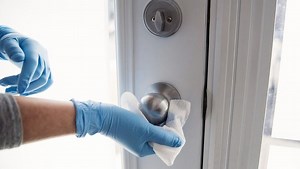 Ridiculously Easy DIY Sanitizing Wipes You Can Make at Home