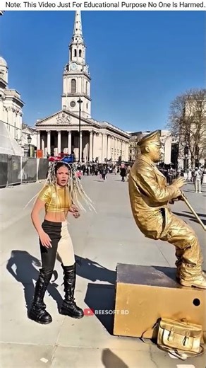 The statue performer's stillness surprised everyone — Public Performance #shorts